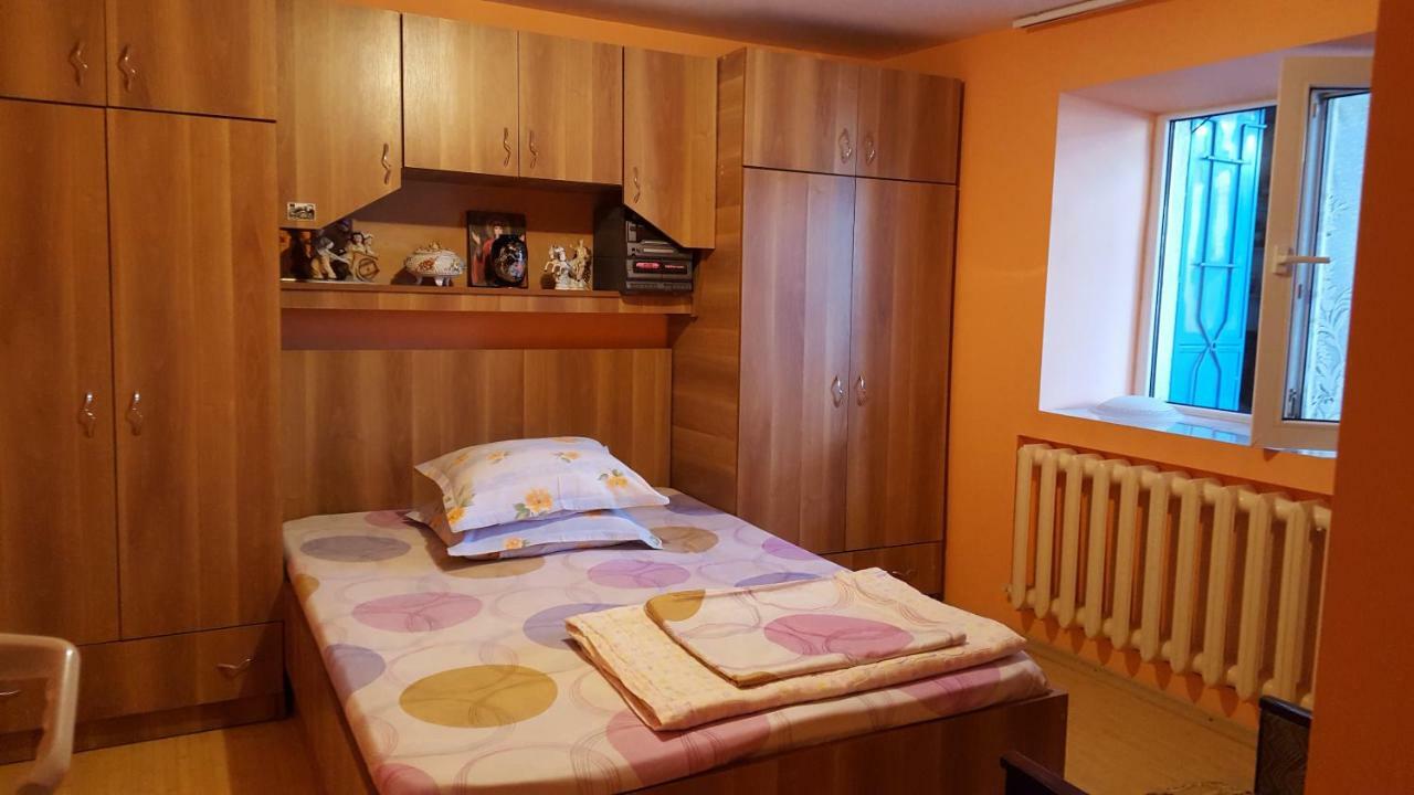 Casa Simona Două Mai Exterior foto