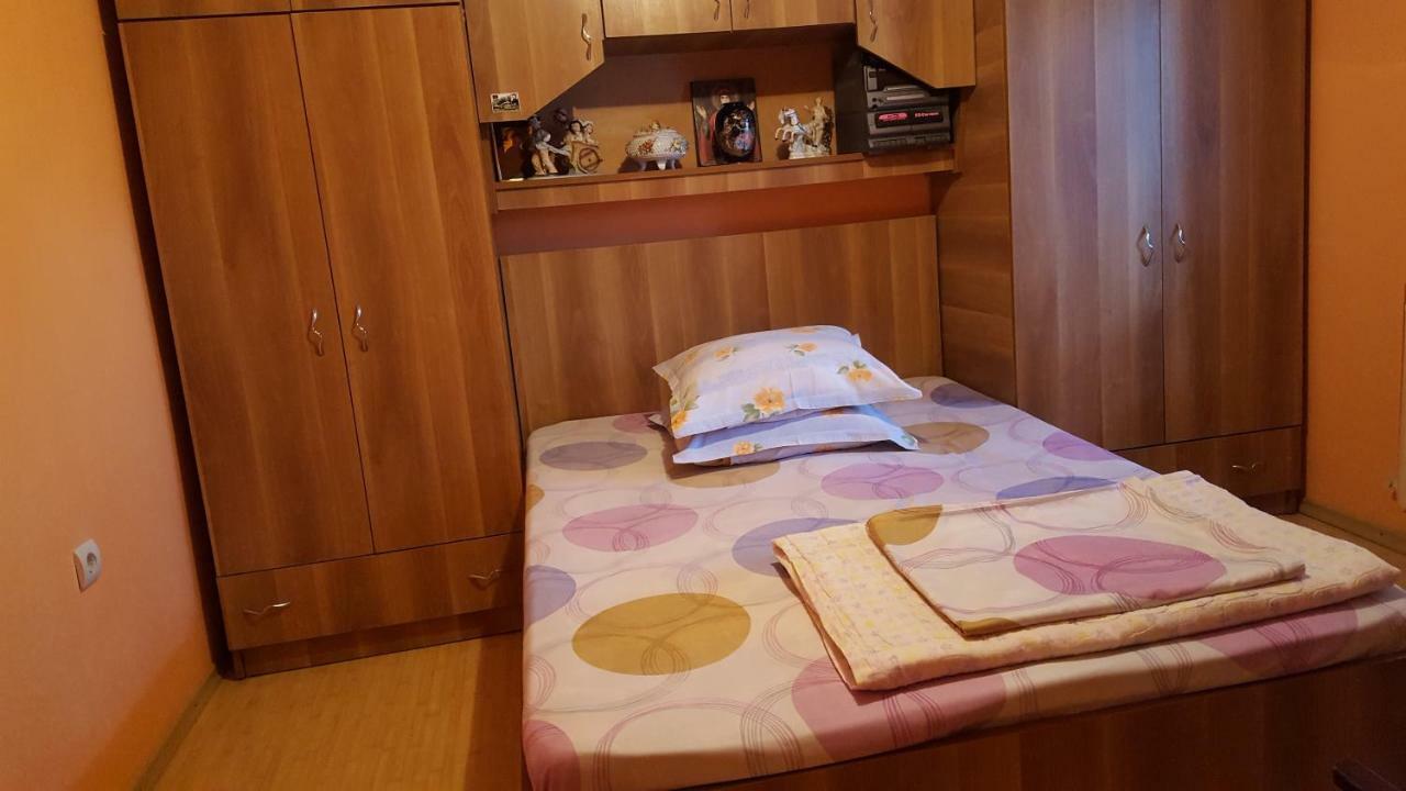 Casa Simona Două Mai Exterior foto