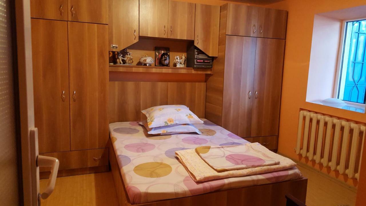 Casa Simona Două Mai Exterior foto